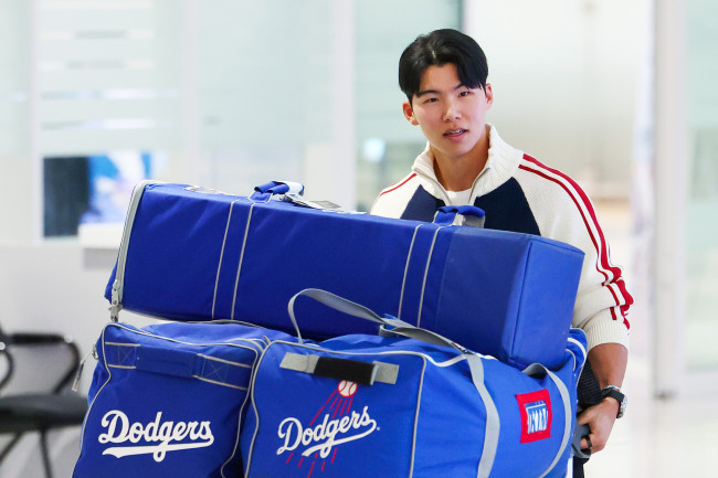 '월드시리즈 우승' 다저스 김혜성 귀국