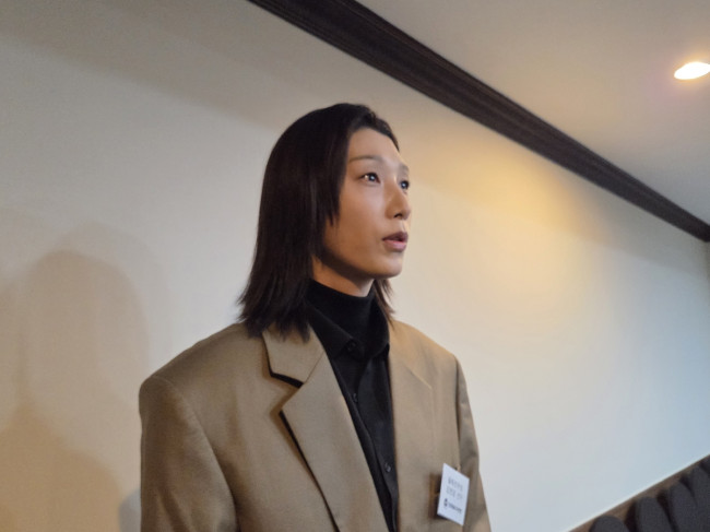 인터뷰하는 김연경