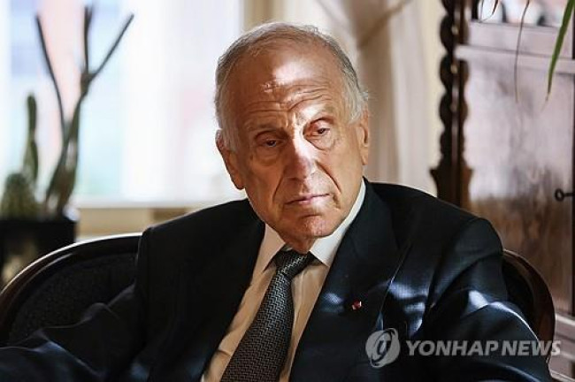 에스티로더 상속자인 로널드 로더 