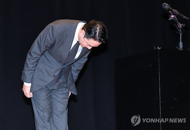 JTBC 등 회생 신청 관련 사과하는 홍정도 부회장
