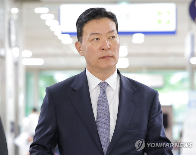 1심 선고 공판 출석하는 김성훈 전 경호처 차장