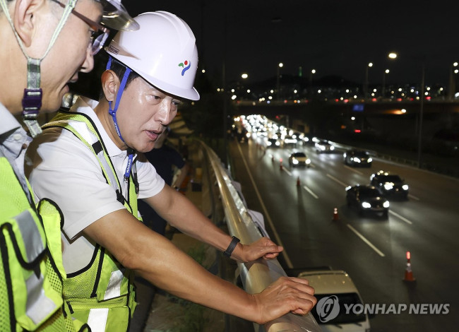 오세훈 시장, 성수대교 램프 현장시험 참관